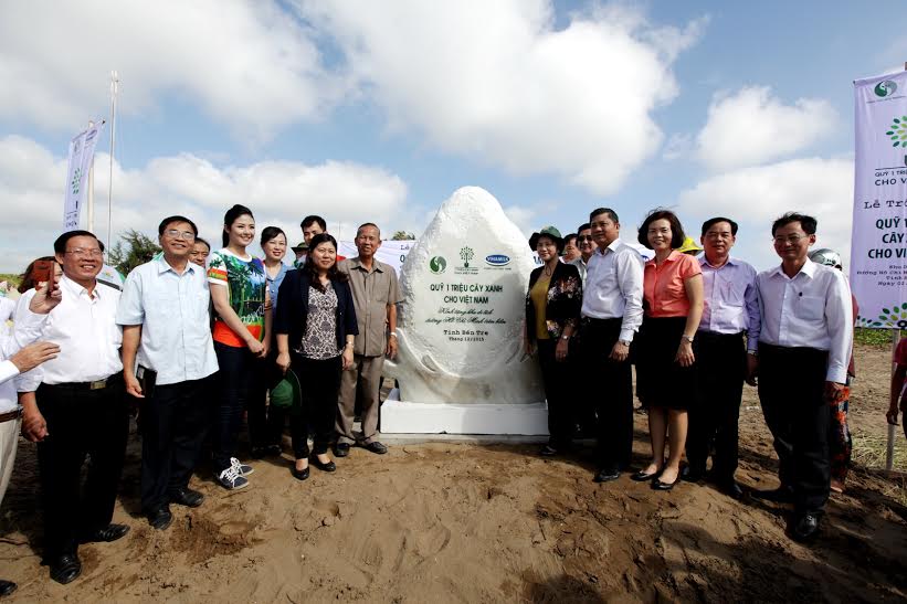 [-]Vinamilk[-]tiếp[-]tục[-]được[-]bình[-]chọn[-]Thương[-]hiệu[-]mạnh[-]của[-]Việt[-]Nam[-]năm[-]2015